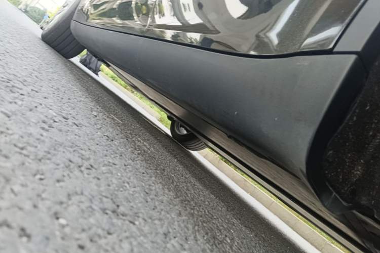 Used Tesla Model Y 2022 Revised Version Rear-Wheel Drive Left Side Sill