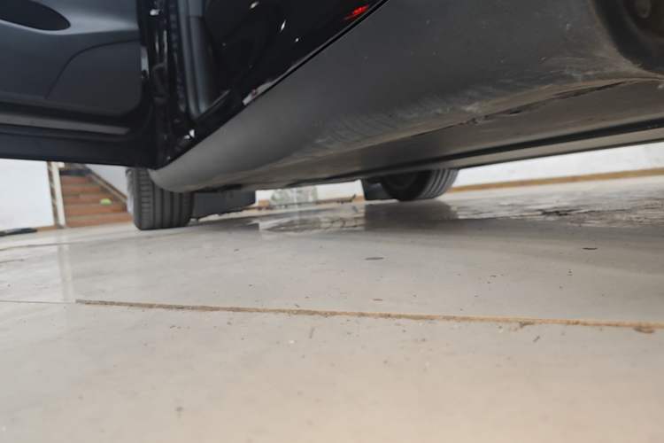 Used Tesla Model Y 2022 Revised Version Rear-Wheel Drive Left Side Sill
