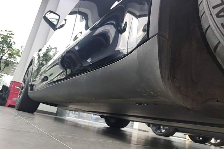 Used Tesla Model Y 2022 Revised Version Rear-Wheel Drive Left Side Sill