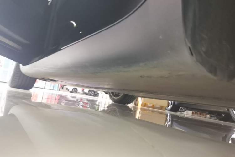 Used Tesla Model Y 2022 Revised Version Long-Range All-Wheel Drive Left Side Sill