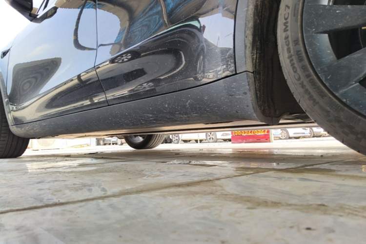 Used Tesla Model Y 2022 Revised Version Rear-Wheel Drive Left Side Sill