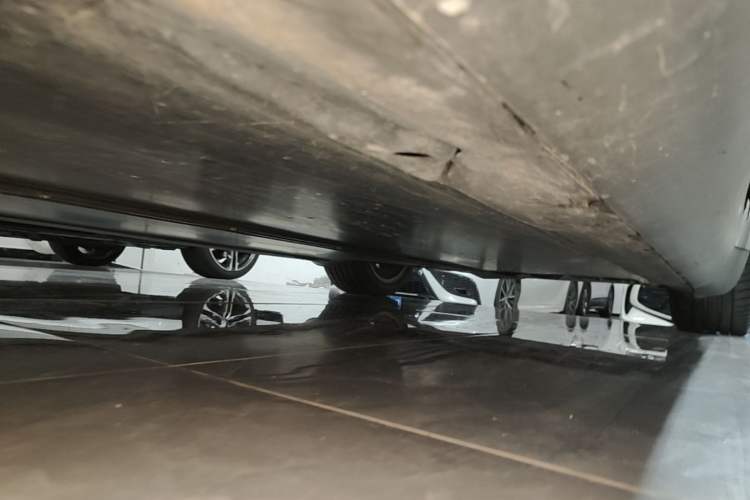 Used Tesla Model Y 2022 Revised Version Rear-Wheel Drive Left Side Sill