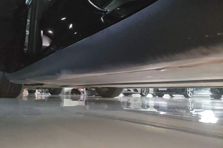 Used Tesla Model Y 2022 Rear-Wheel-Drive Version Left Side Sill