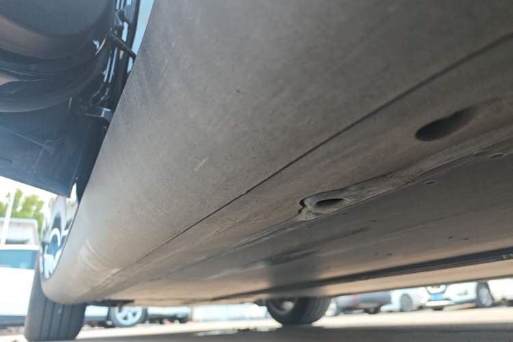 Used Tesla Model Y 2022 Revised Version Rear-Wheel Drive Left Side Sill
