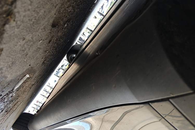 Used Tesla Model Y 2022 Revised Version Long-Range All-Wheel Drive Left Side Sill