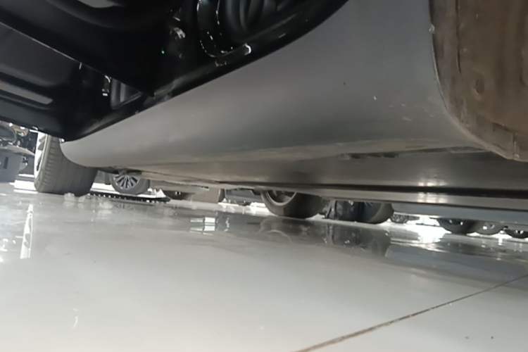 Used Tesla Model Y 2022 Revised Version Rear-Wheel Drive Left Side Sill