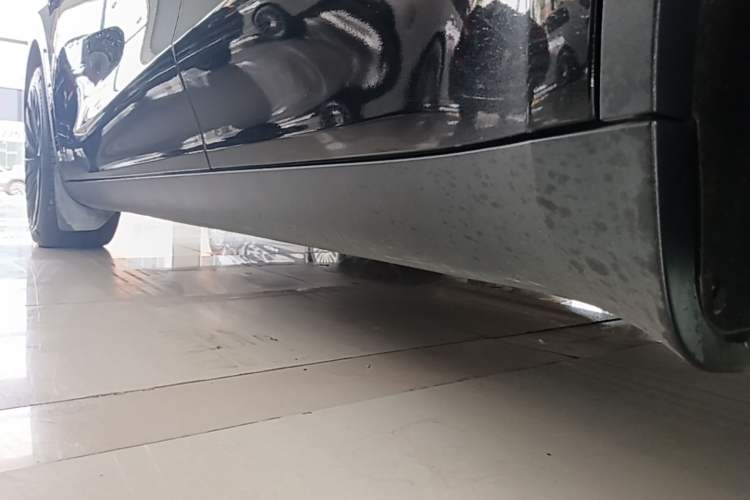 Used Tesla Model Y 2022 Revised Version Rear-Wheel Drive Left Side Sill