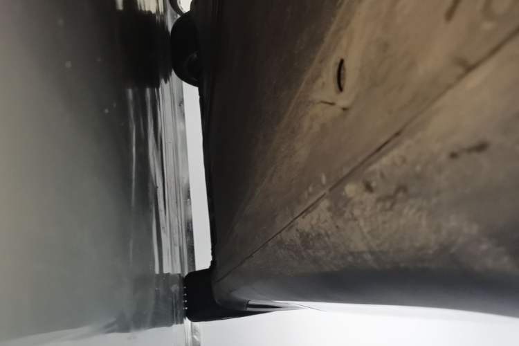 Used Tesla Model Y 2022 Rear-Wheel-Drive Version Left Side Sill
