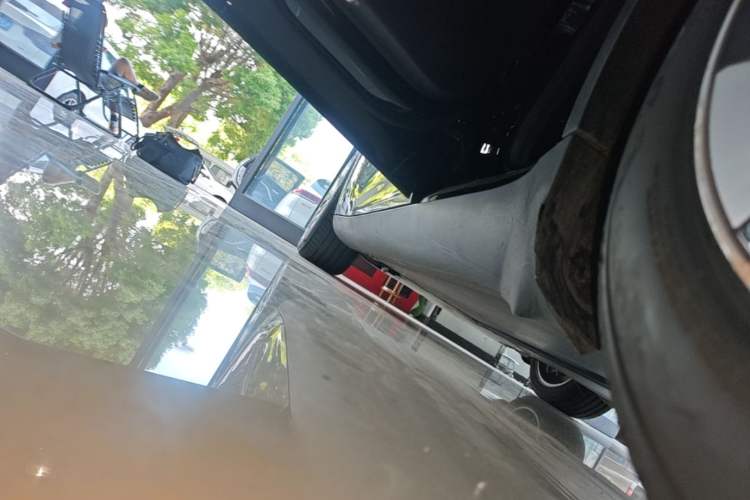 Used Tesla Model Y 2022 Revised Version Rear-Wheel Drive Left Side Sill