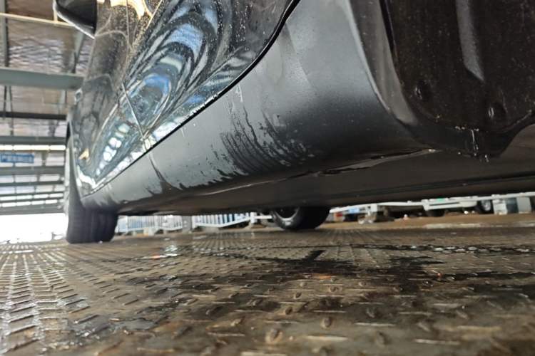 Used Tesla Model Y 2022 Rear-Wheel-Drive Version Left Side Sill