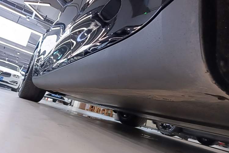Used Tesla Model Y 2022 Revised Version Rear-Wheel Drive Left Side Sill