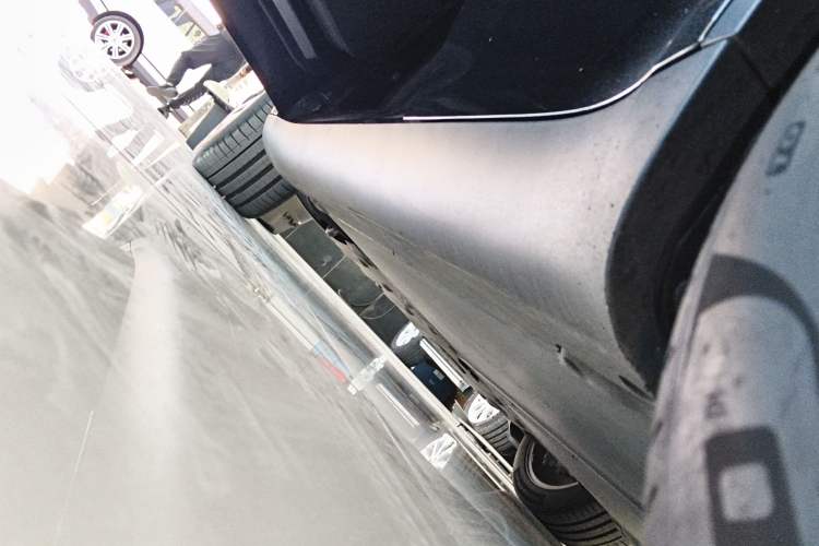 Used Tesla Model Y 2022 Revised Version Rear-Wheel Drive Left Side Sill