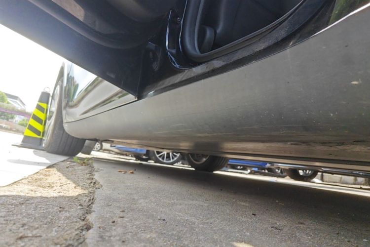 Used Tesla Model Y 2022 Revised Version Rear-Wheel Drive Left Side Sill