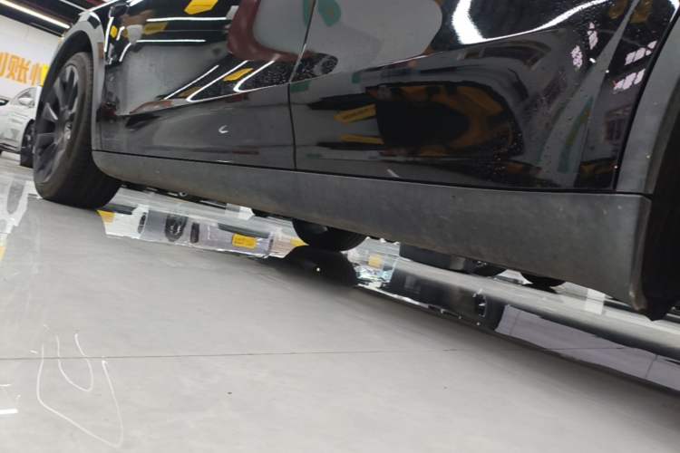 Used Tesla Model Y 2022 Revised Version Long-Range All-Wheel Drive Left Side Sill