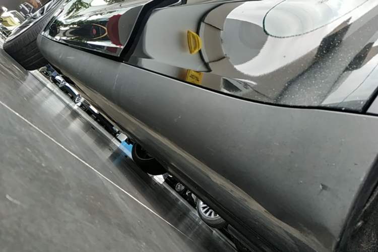 Used Tesla Model Y 2022 Performance High-Performance All-Wheel-Drive Version Left Side Sill
