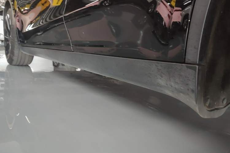 Used Tesla Model Y 2022 Revised Version Long-Range All-Wheel Drive Left Side Sill