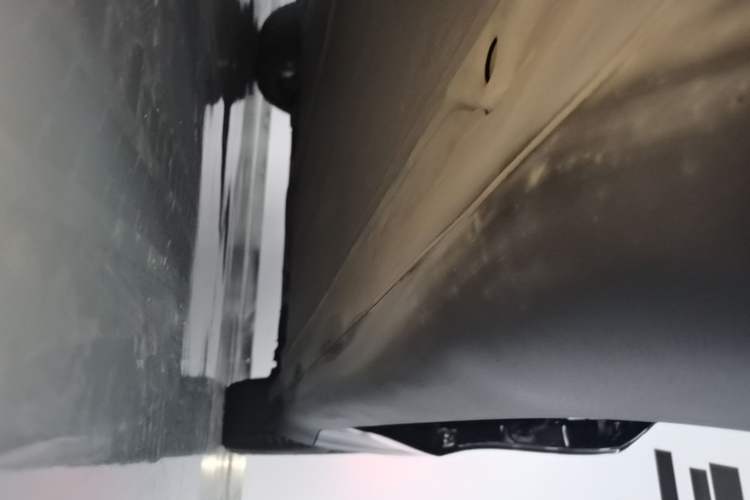 Used Tesla Model Y 2022 Revised Version Long-Range All-Wheel Drive Left Side Sill