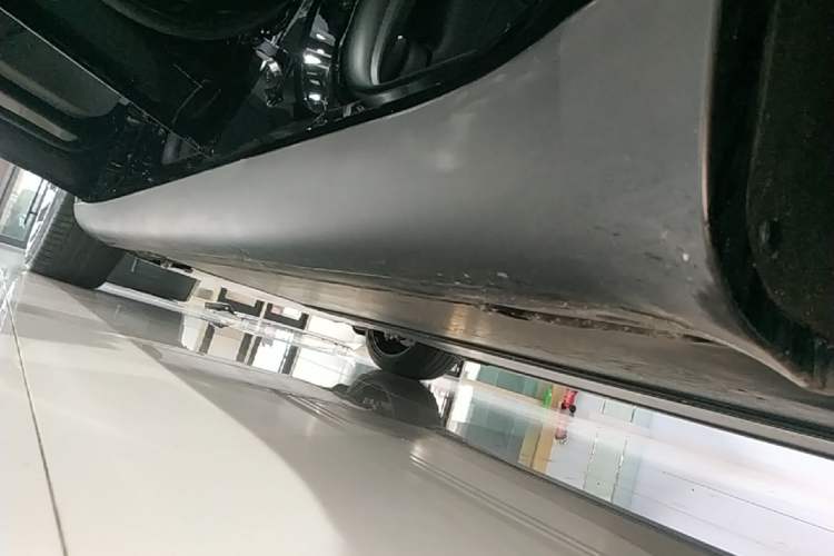 Used Tesla Model Y 2022 Revised Version Rear-Wheel Drive Left Side Sill