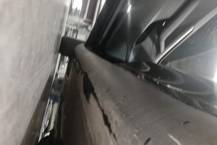 Used Tesla Model Y 2022 Revised Version Rear-Wheel Drive Left Side Sill
