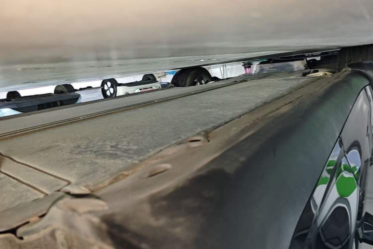 Used Tesla Model Y 2022 Revised Version Rear-Wheel Drive Left Side Sill