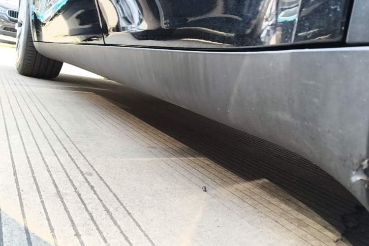 Used Tesla Model Y 2022 Revised Version Rear-Wheel Drive Left Side Sill