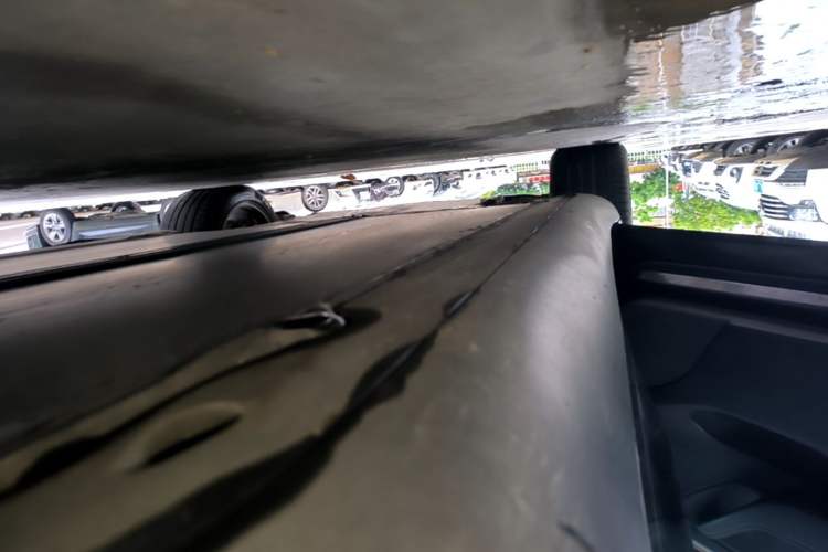 Used Tesla Model Y 2022 Rear-Wheel-Drive Version Left Side Sill