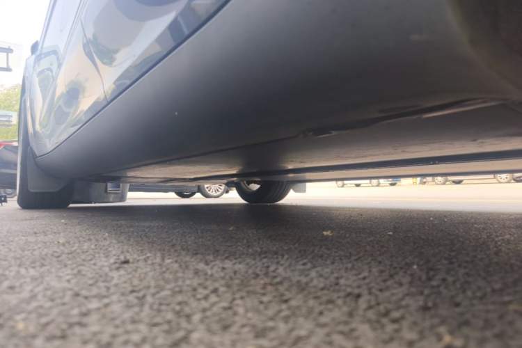 Used Tesla Model Y 2022 Rear-Wheel-Drive Version Left Side Sill