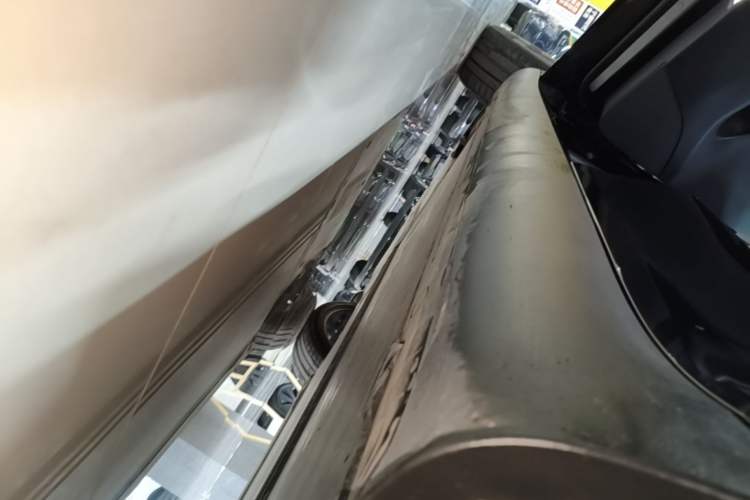 Used Tesla Model Y 2022 Rear-Wheel-Drive Version Left Side Sill