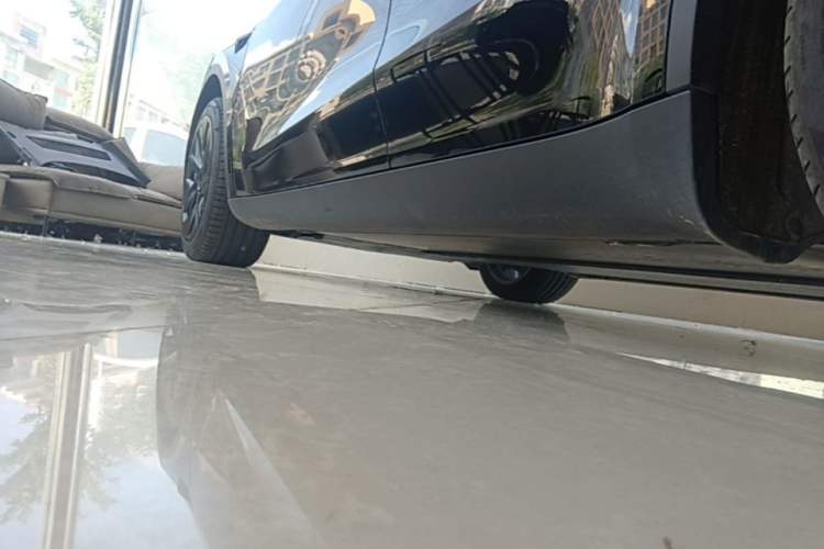 Used Tesla Model Y 2022 Revised Version Rear-Wheel Drive Left Side Sill