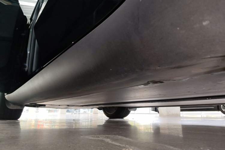 Used Tesla Model Y 2022 Revised Version Rear-Wheel Drive Left Side Sill