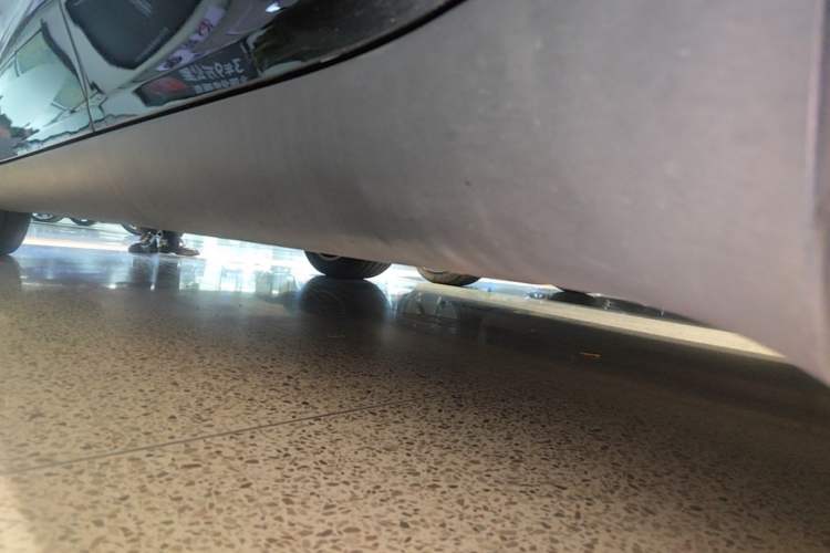 Used Tesla Model Y 2022 Revised Version Rear-Wheel Drive Left Side Sill
