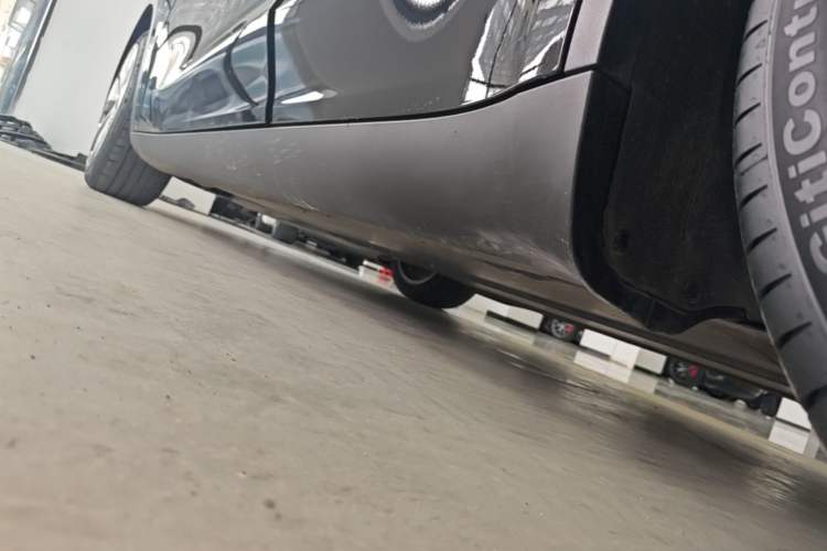 Used Tesla Model Y 2022 Rear-Wheel-Drive Version Left Side Sill
