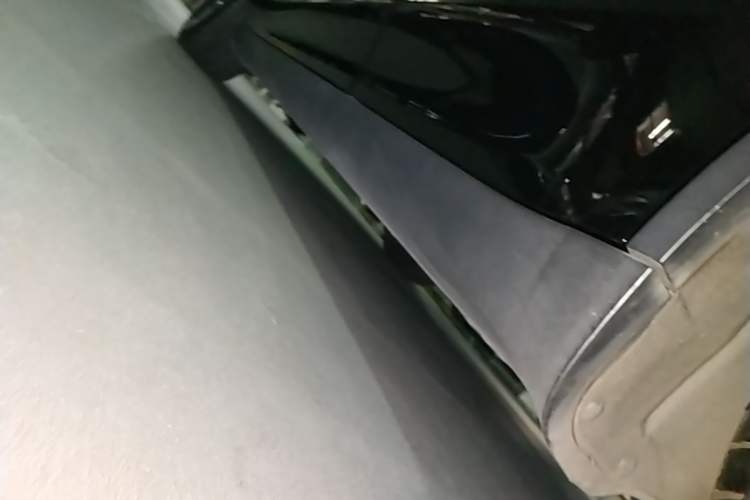 Used Tesla Model Y 2022 Performance High-Performance All-Wheel-Drive Version Left Side Sill