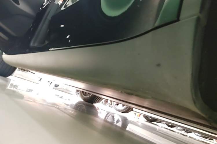 Used Tesla Model Y 2022 Revised Version Rear-Wheel Drive Left Side Sill