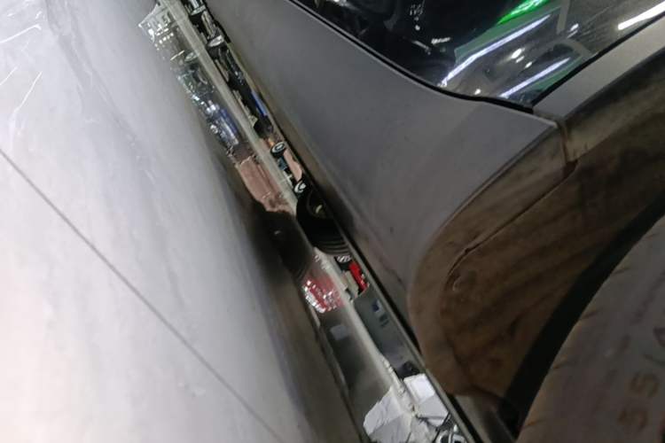 Used Tesla Model Y 2022 Revised Version Rear-Wheel Drive Left Side Sill