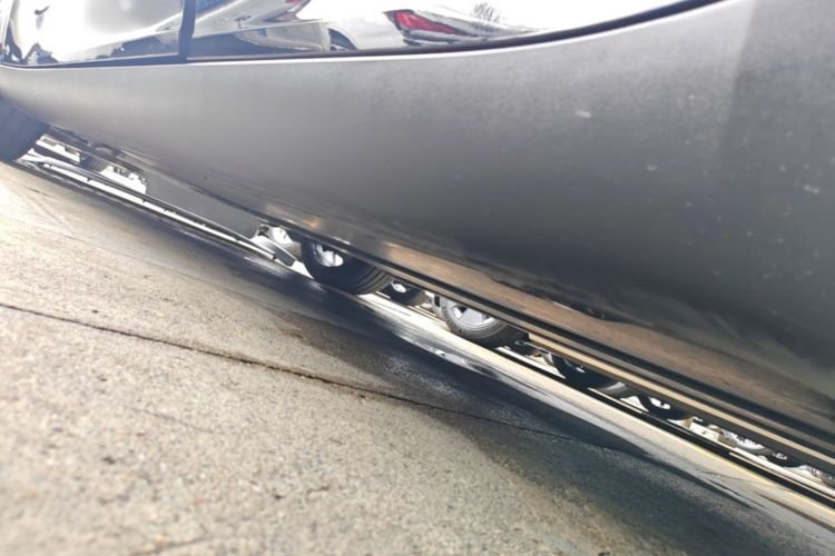 Used Tesla Model Y 2022 Long-Range All-Wheel-Drive Version Left Side Sill
