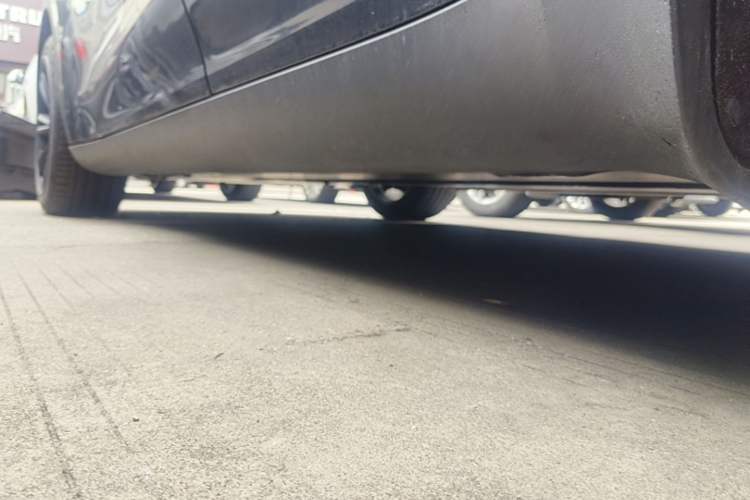 Used Tesla Model Y 2022 Revised Version Rear-Wheel Drive Left Side Sill