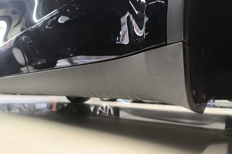 Used Tesla Model Y 2022 Rear-Wheel-Drive Version Left Side Sill