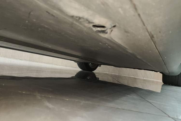 Used Tesla Model Y 2022 Rear-Wheel-Drive Version Left Side Sill