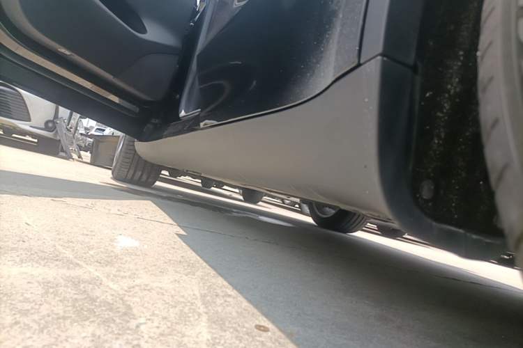 Used Tesla Model Y 2022 Revised Version Rear-Wheel Drive Left Side Sill