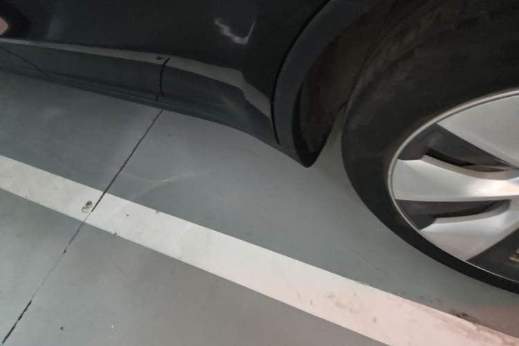 Used Tesla Model Y 2022 Revised Version Rear-Wheel Drive Left Side Sill