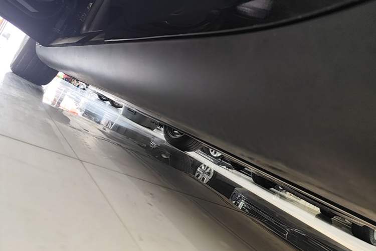 Used Tesla Model Y 2022 Revised Version Rear-Wheel Drive Left Side Sill