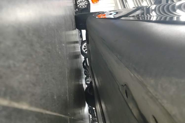 Used Tesla Model Y 2022 Revised Version Rear-Wheel Drive Left Side Sill