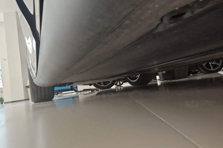 Used Tesla Model Y 2022 Revised Version Rear-Wheel Drive Left Side Sill