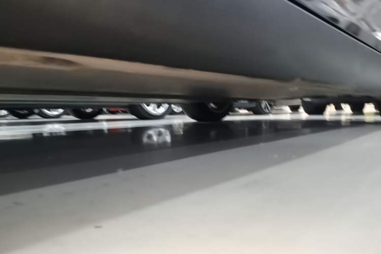 Used Tesla Model Y 2022 Rear-Wheel-Drive Version Left Side Sill