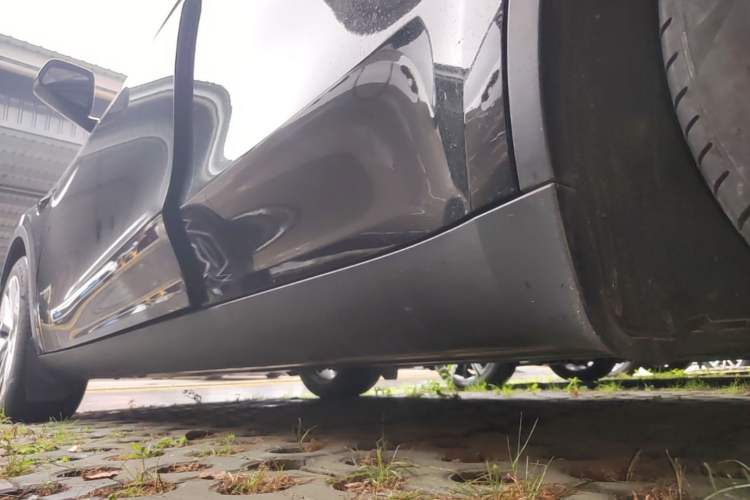 Used Tesla Model Y 2022 Revised Version Rear-Wheel Drive Left Side Sill
