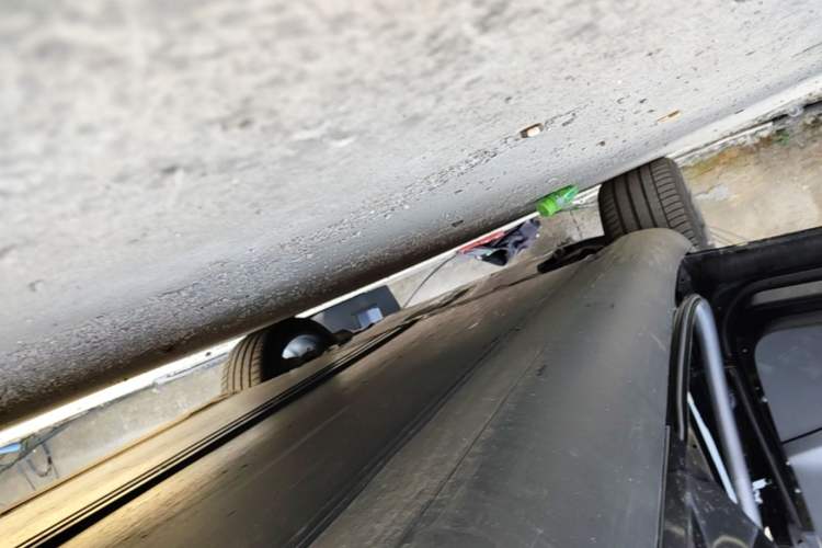 Used Tesla Model Y 2022 Revised Version Long-Range All-Wheel Drive Left Side Sill