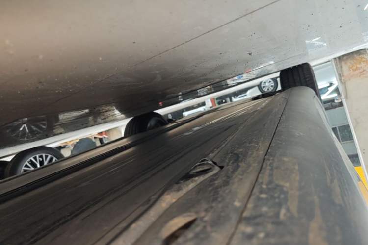 Used Tesla Model Y 2022 Long-Range All-Wheel-Drive Version Left Side Sill