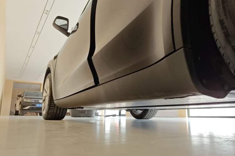 Used Tesla Model Y 2022 Revised Version Rear-Wheel Drive Left Side Sill