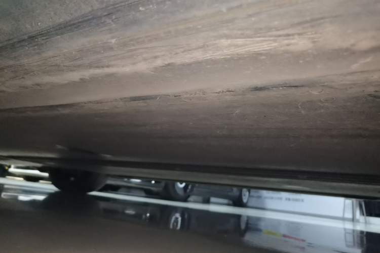 Used Tesla Model Y 2022 Rear-Wheel-Drive Version Left Side Sill